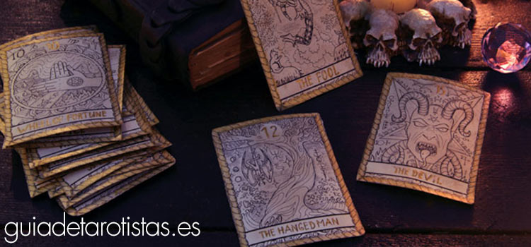 contacta con las tarotistas expertas en el tarot 806