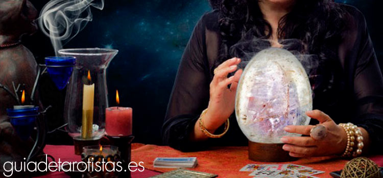 tirada de tarot con tarotistas profesionales